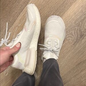 adidas Women's Cream Sneakers